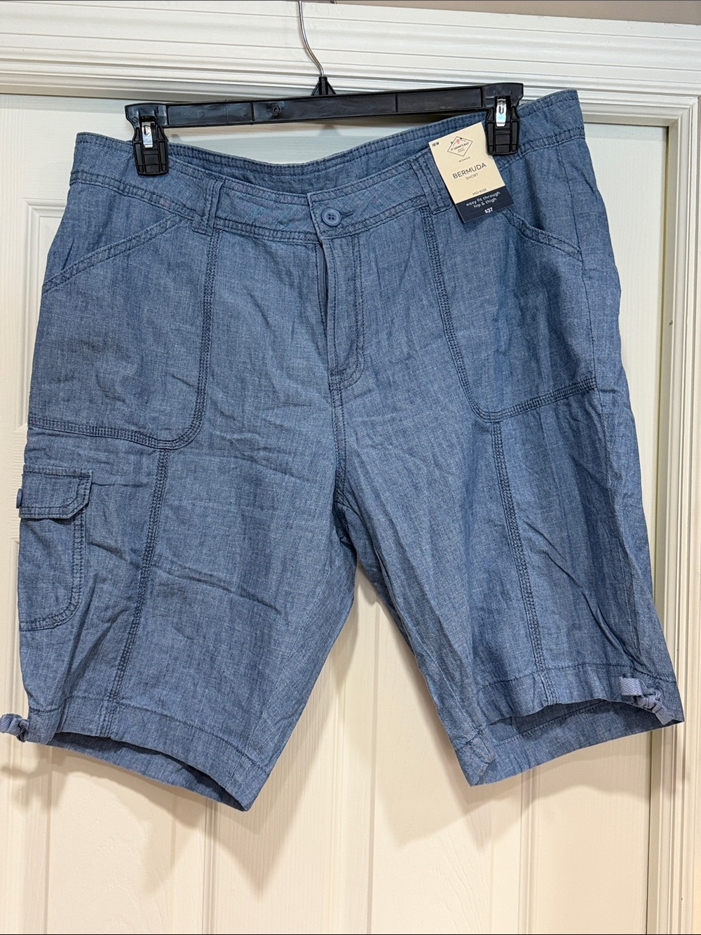 St. John's Bay Chambray Blue Women’s Bermuda Cargo Shorts